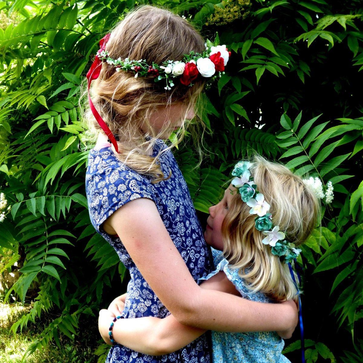 Květinové víly_červenobílý věneček do vlasů