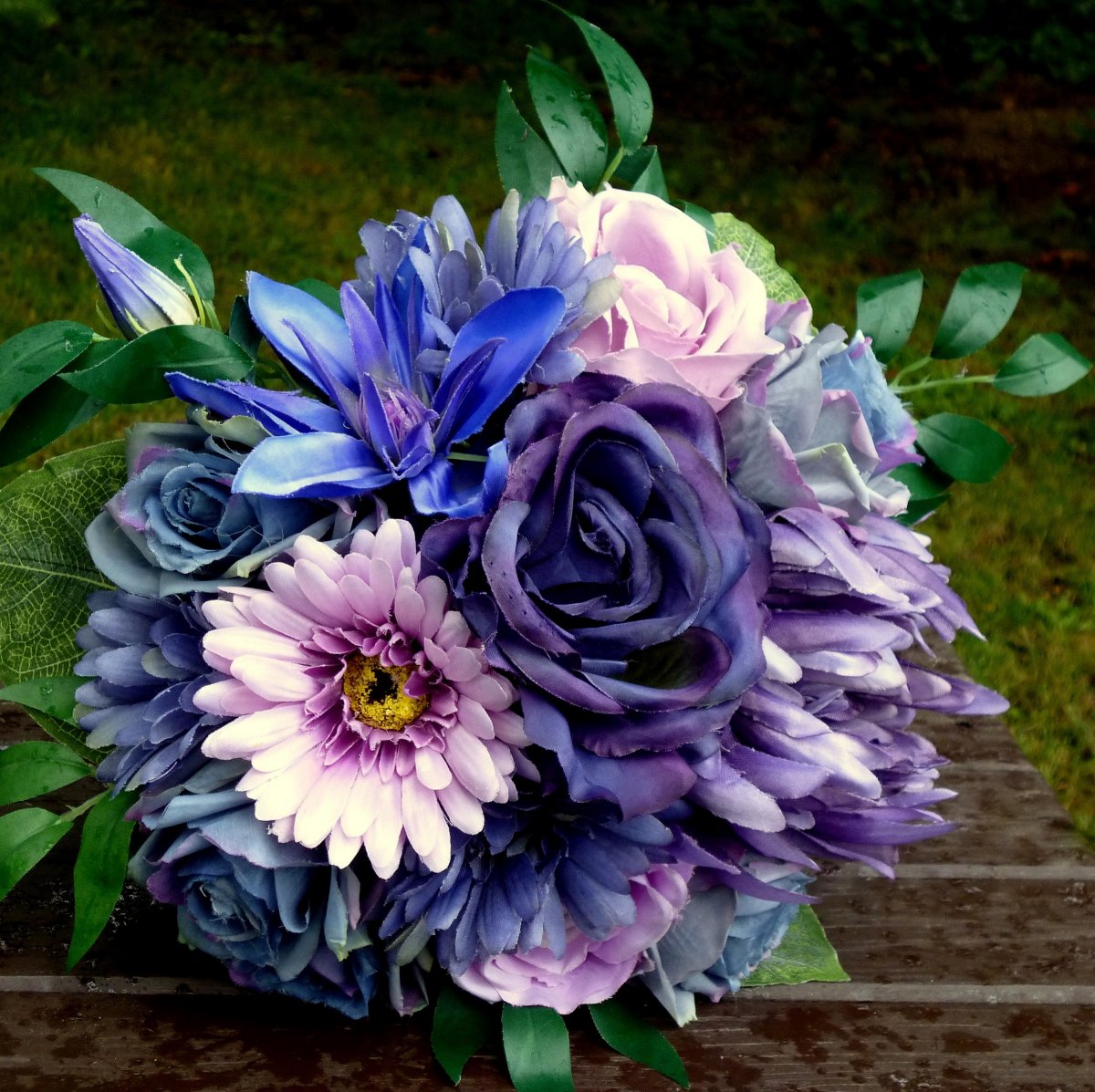 Svatební kytice modrofialová _SKLADEM