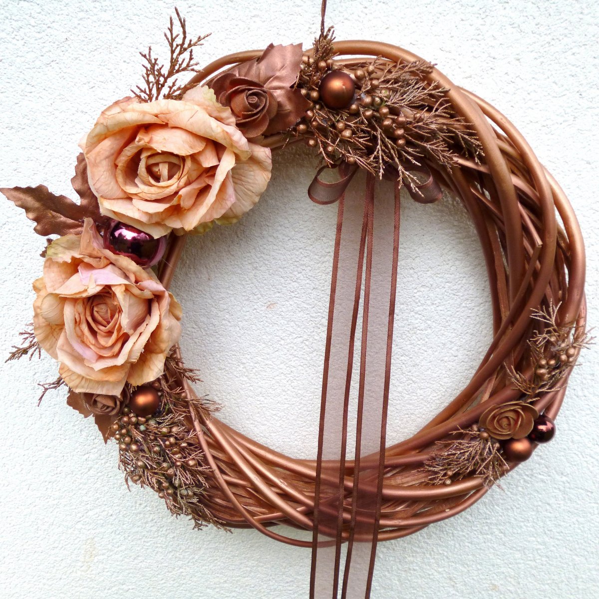 Romantický věnec ve staroměděném laku