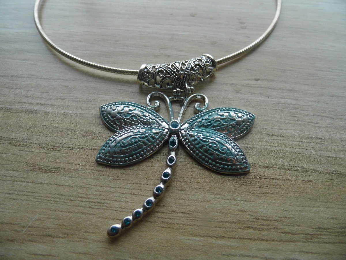 Náhrdelník - vážka na obruči