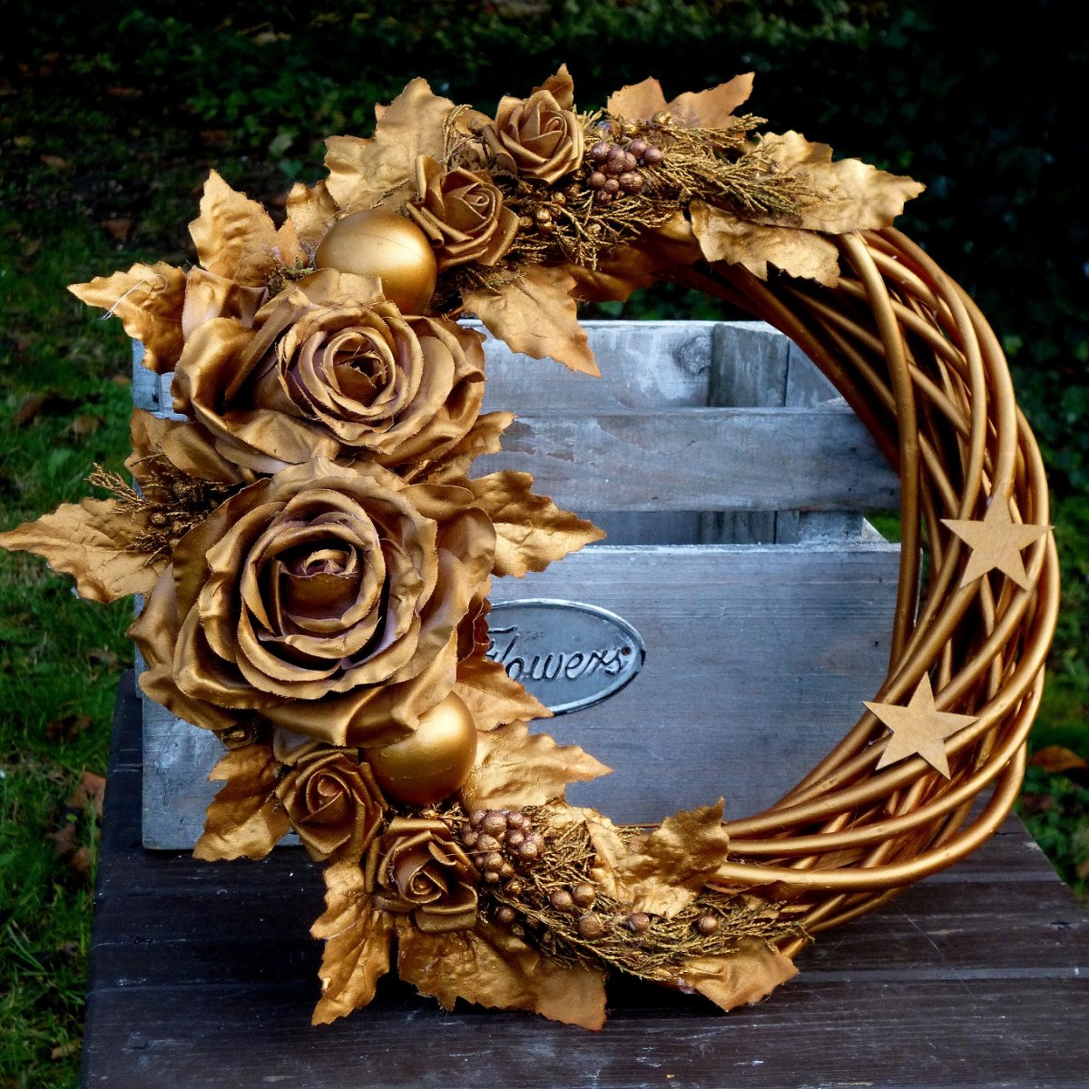 Věnec ve starozlaté