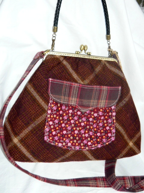 Jedinečná vlněná na rámu