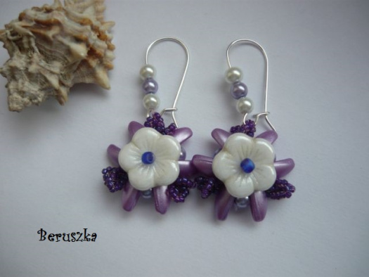 Květinka - fialová s bílou