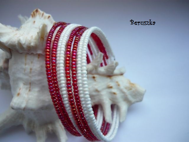 Paměťový náramek - červená s bílou