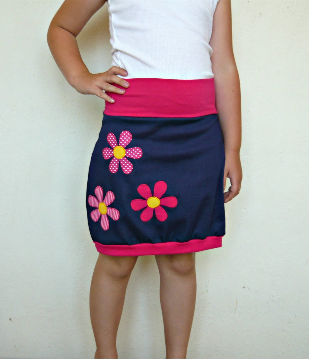 FLEECOVÁ sukýnka BEZ NÁVLEKŮ s kytičkama vel. 134