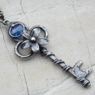 Klíč do zahrady - náhrdelník s kyanitem 
