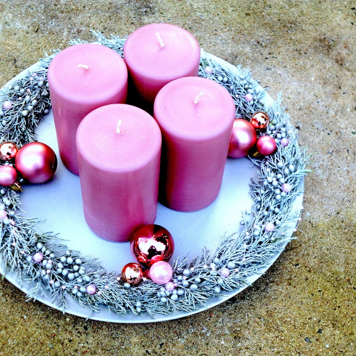 Velký adventní pudrový svícen na starostříbrném talíři