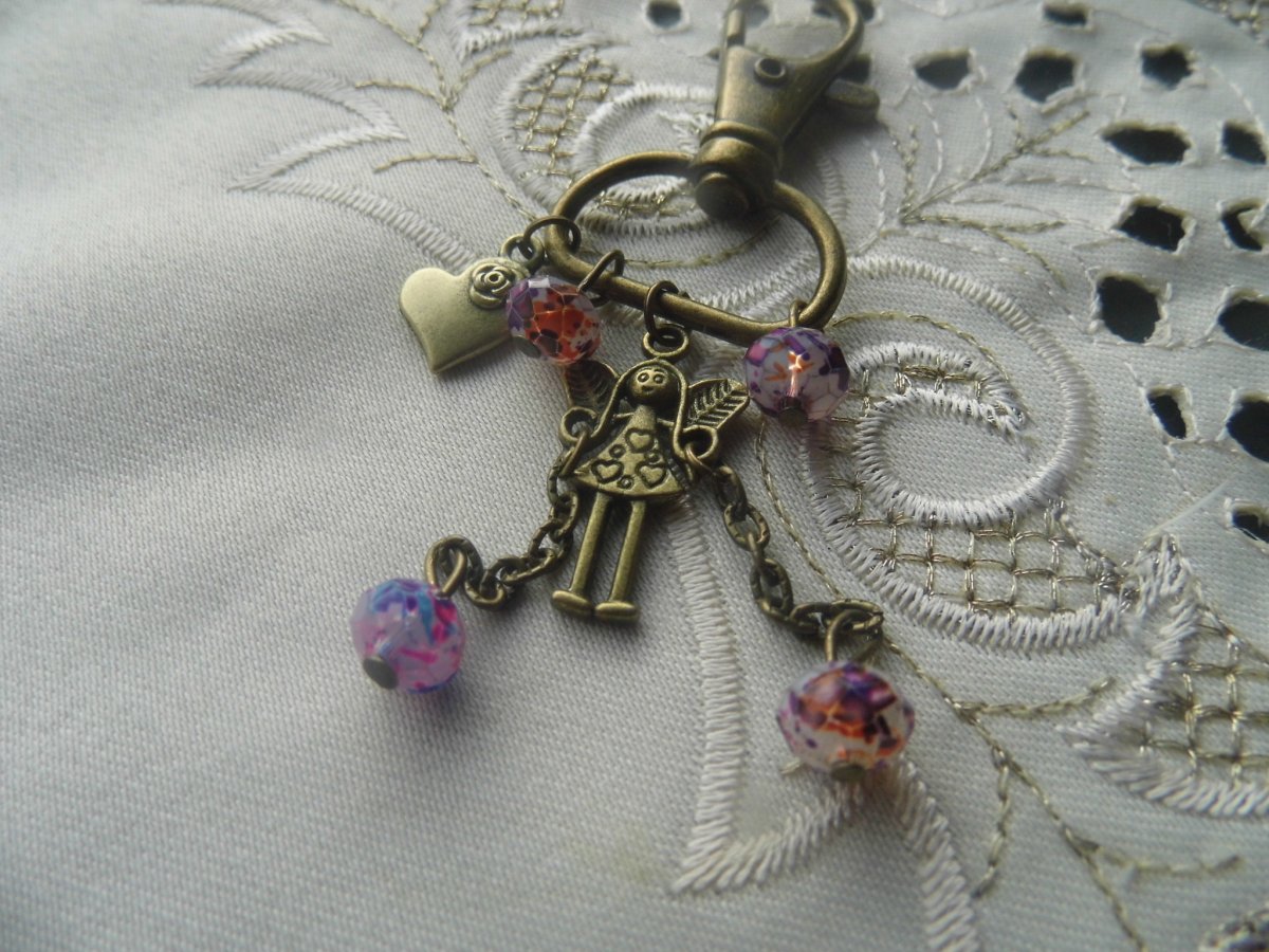 karabinka otočná s přívěsky