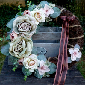 Jarní pastelový věnec zeleno růžový