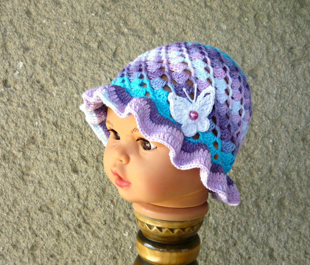 Háčkovaný klobouček fialovo-tyrkysový :-)