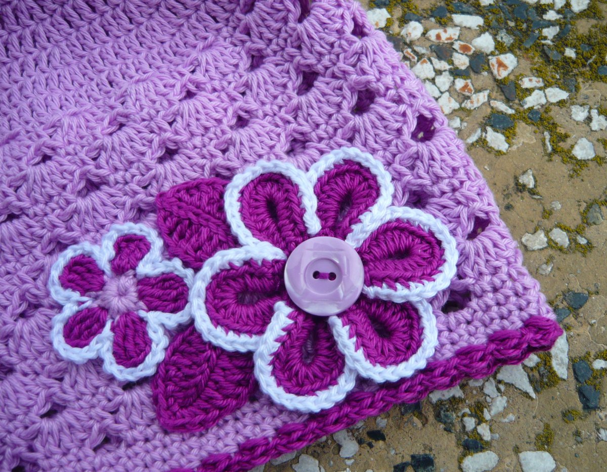  Fialková háčkovaná čepička  ......