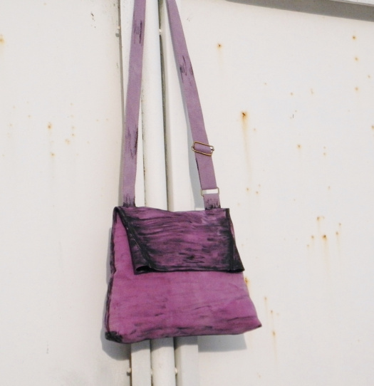 Lila kožená kabelka crossbody " Used Look"