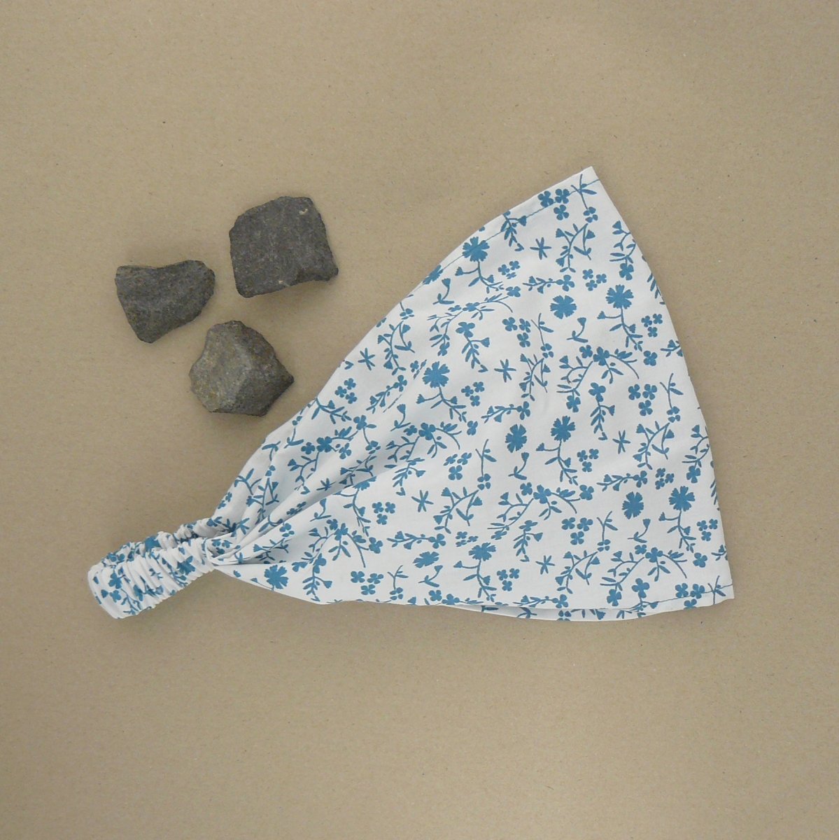 Látkový šátek - petrolejové kytičky