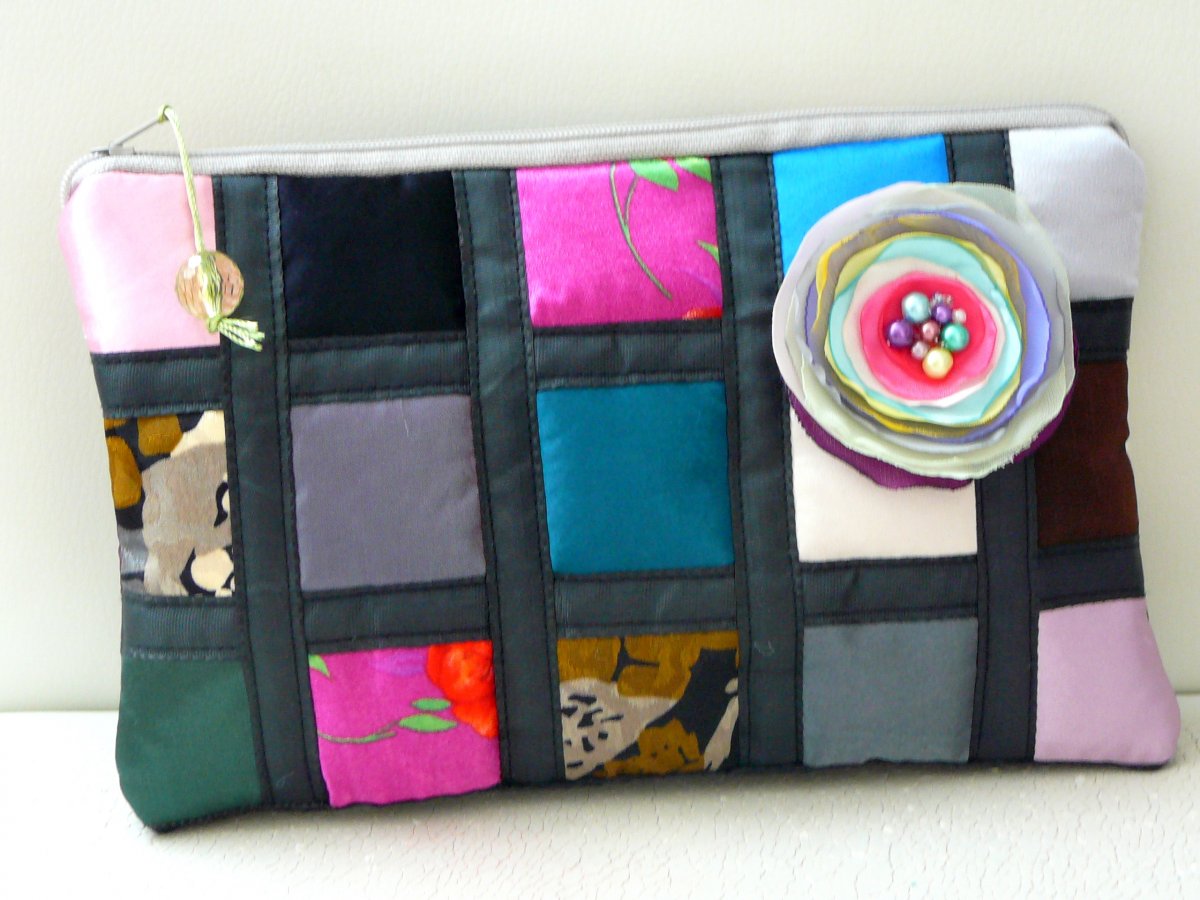 Kostkovaná taštička.