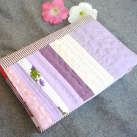 Nastavitelný obal na knihu.