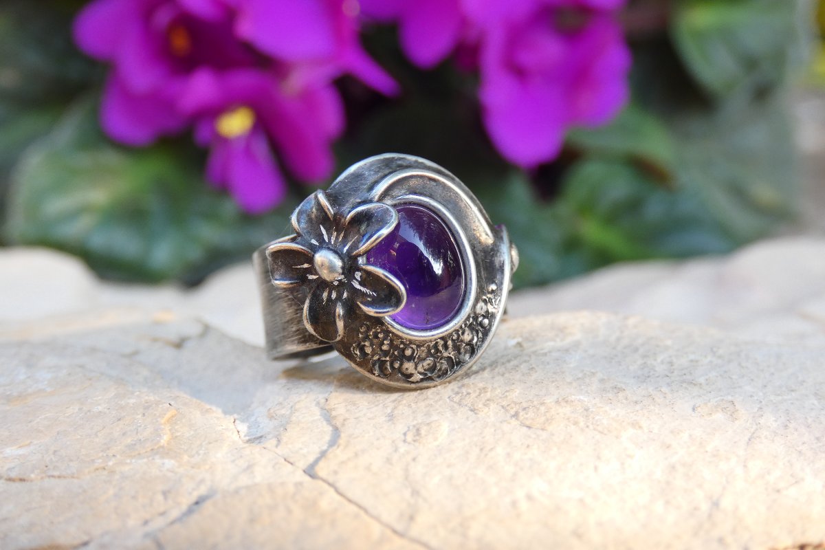 Květinový prsten s ametystem 