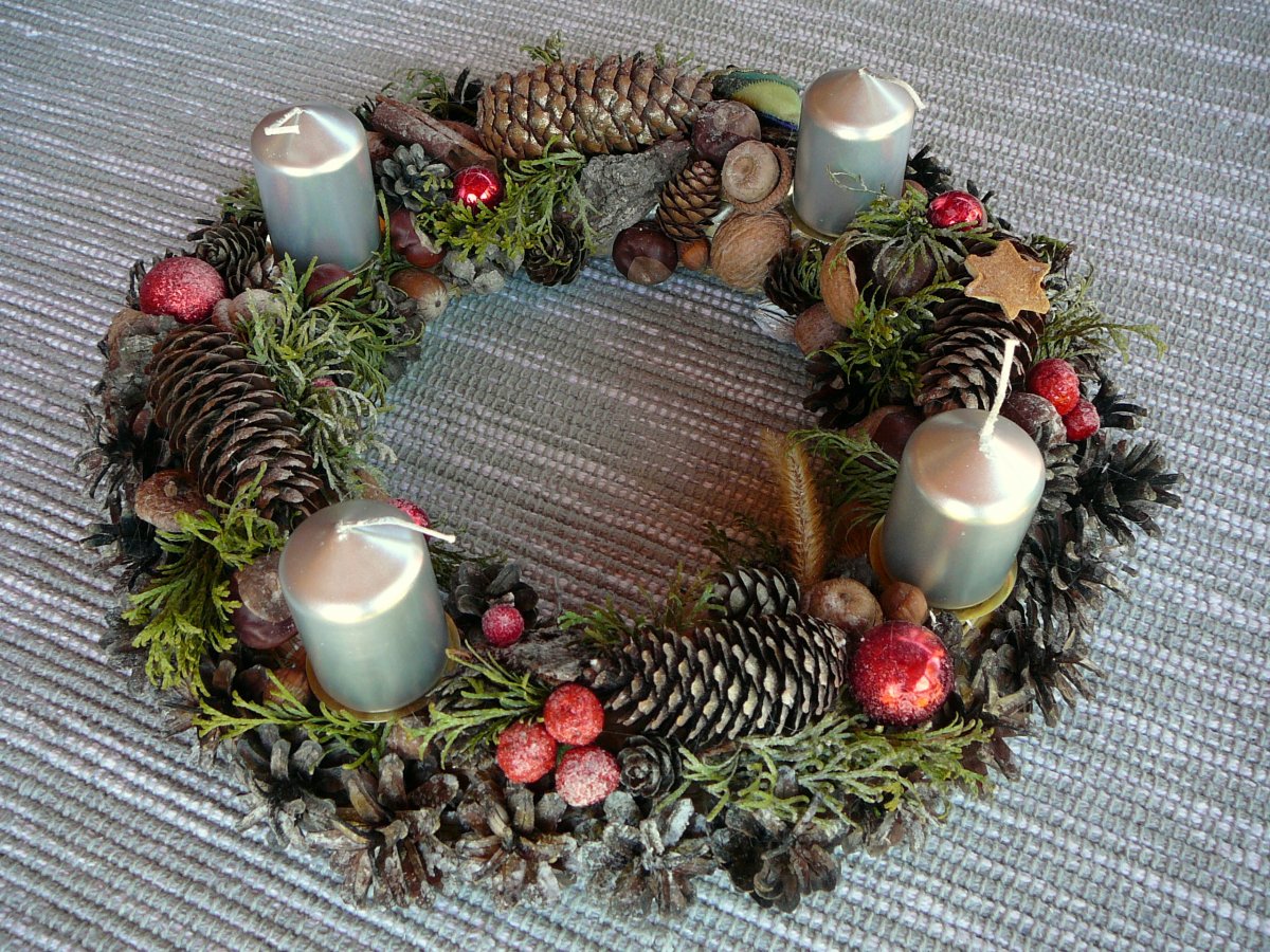 Adventní věnec.