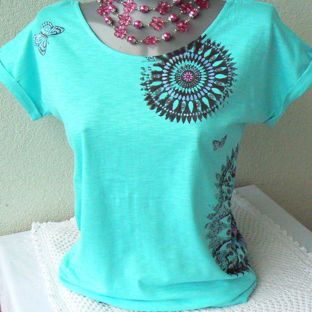 Tyrkysové s mandaly a motýli