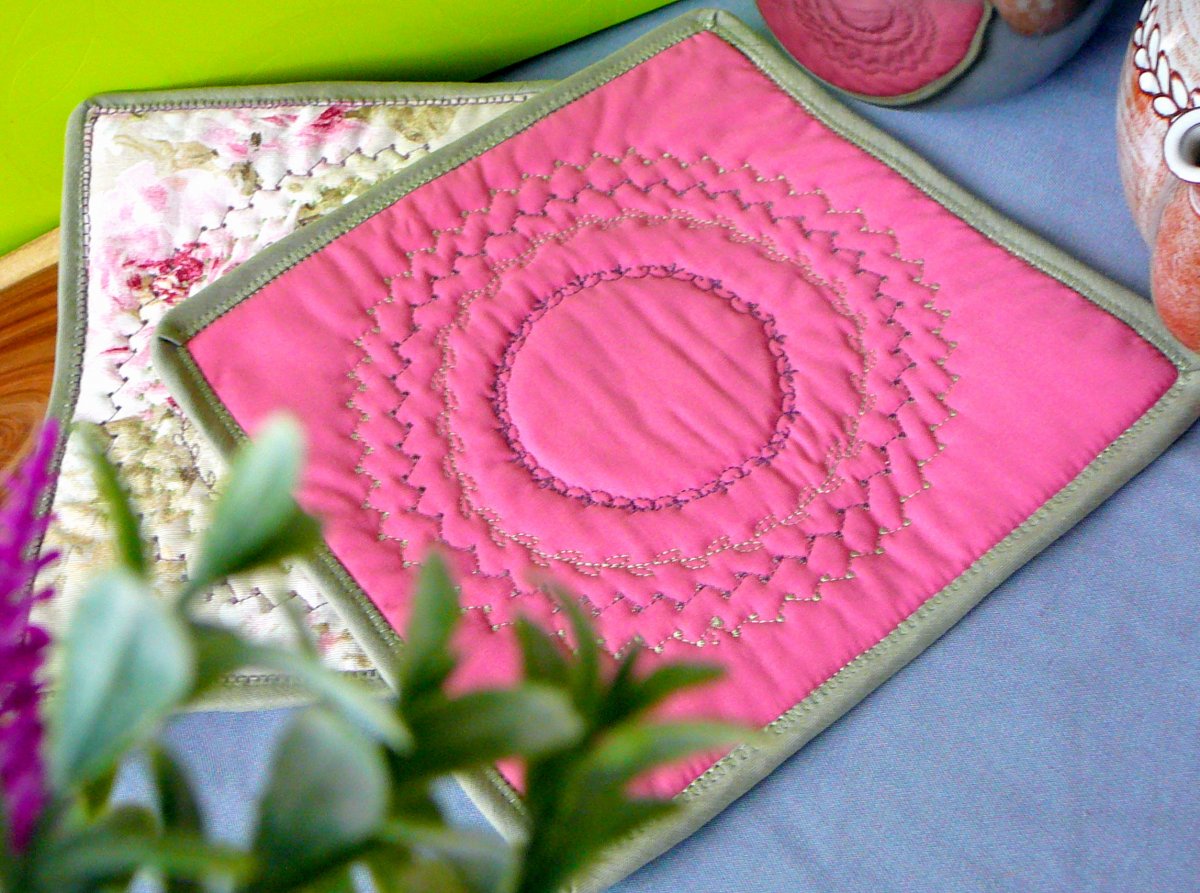 Prostírání na stůl.