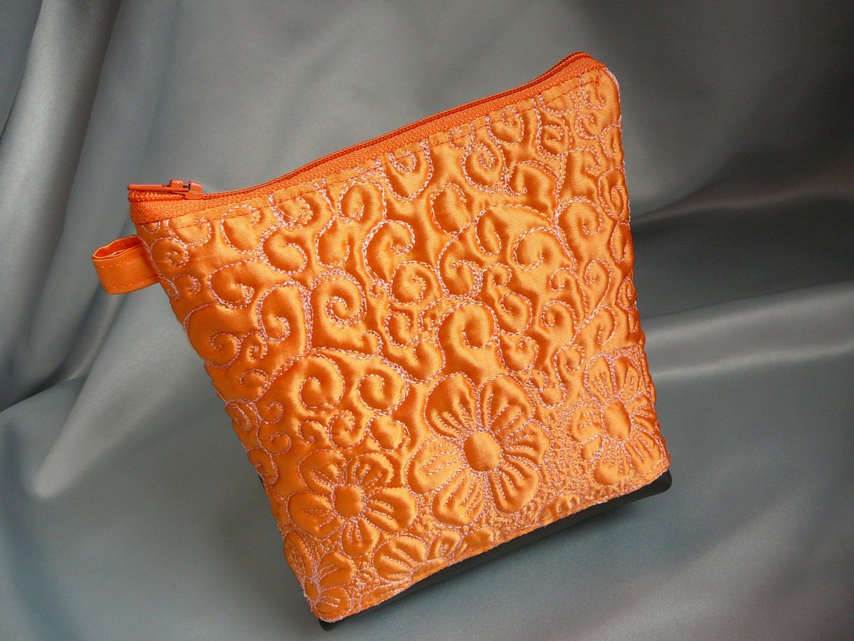 Oranžová kapsička.