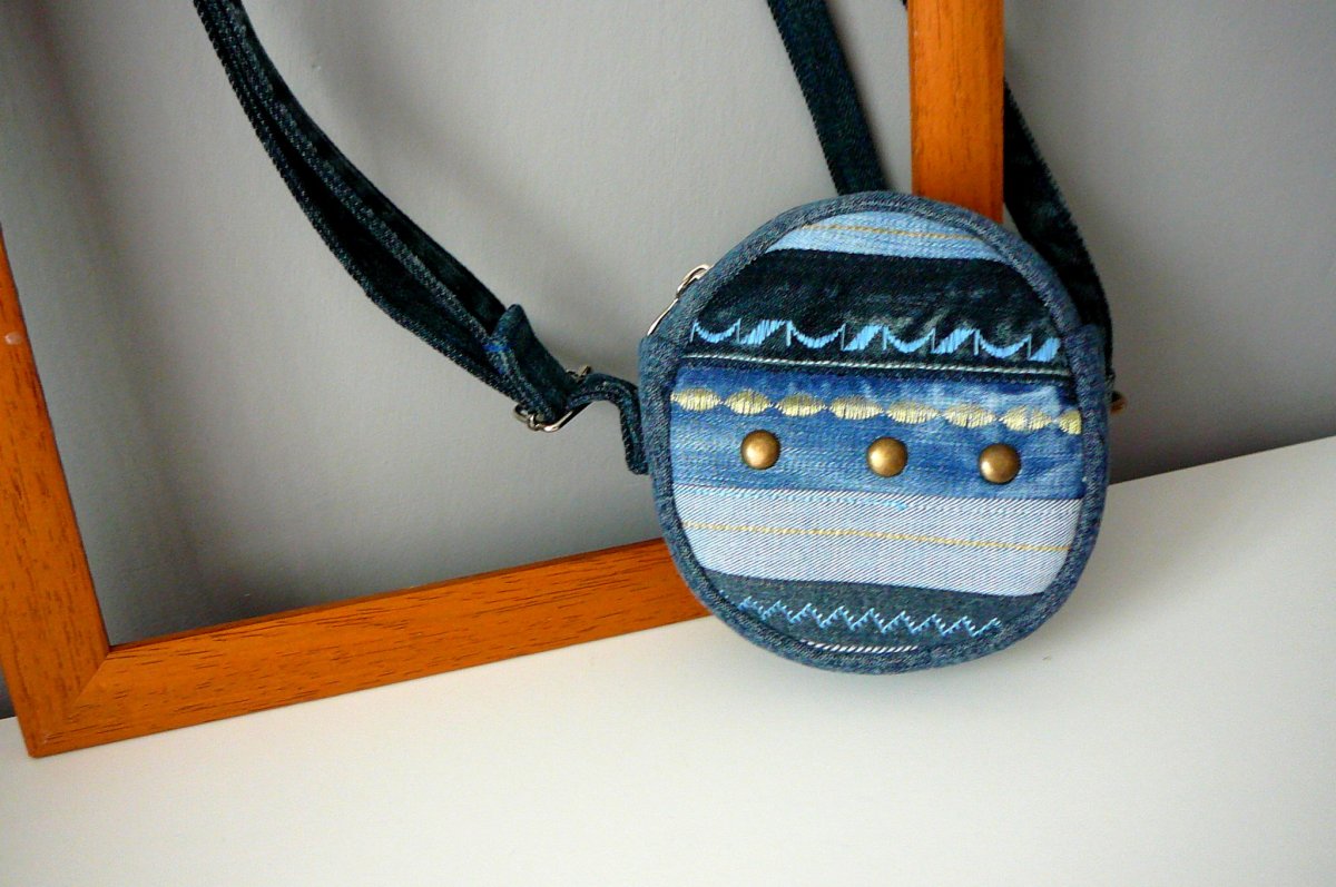 Riflová mini kabelka.