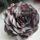 Brož taftová růže.