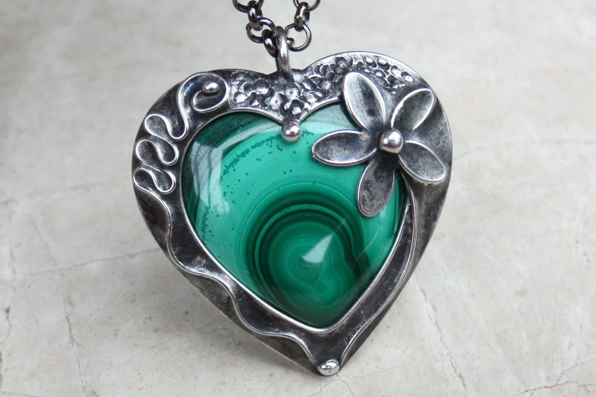 Malachitové srdce s květinkou REZERVACE!
