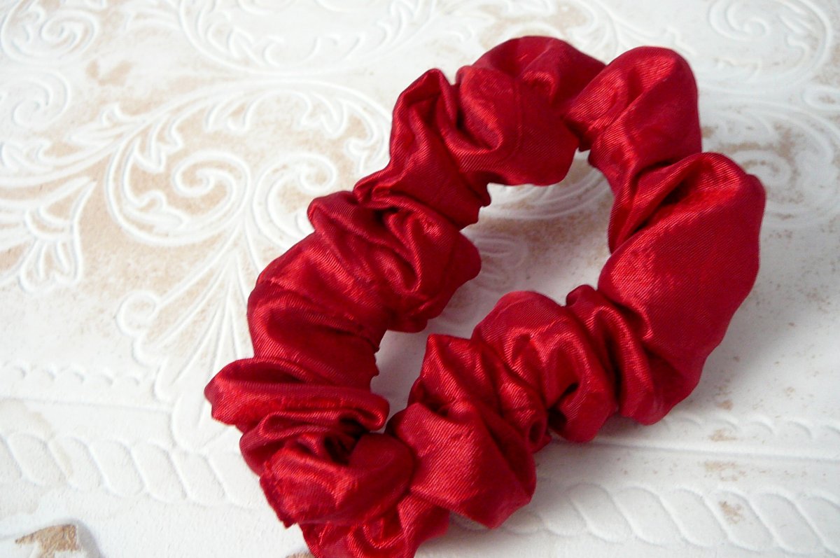 Vínová gumička na vlasy.