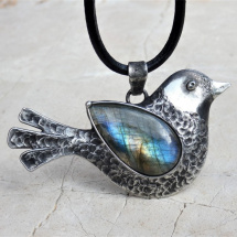 Ptáček - náhrdelník s labradoritem