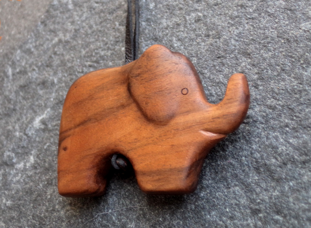 Dřevěný šperk - slůně