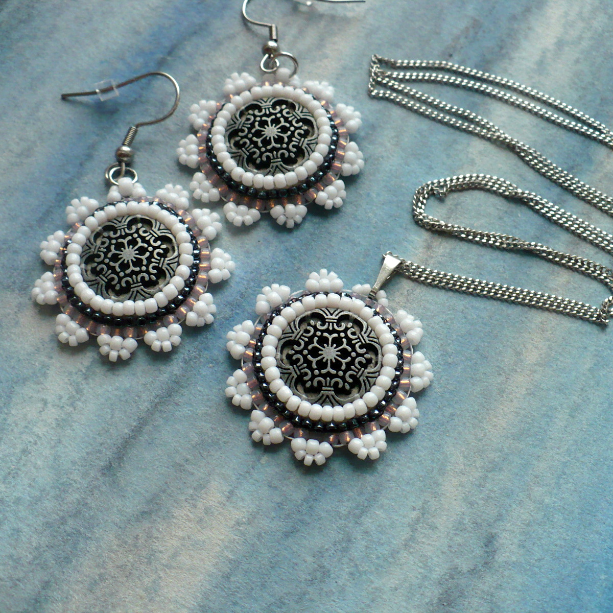 Něžně Tvá - přívěsek s řetízkem a náušnicemi