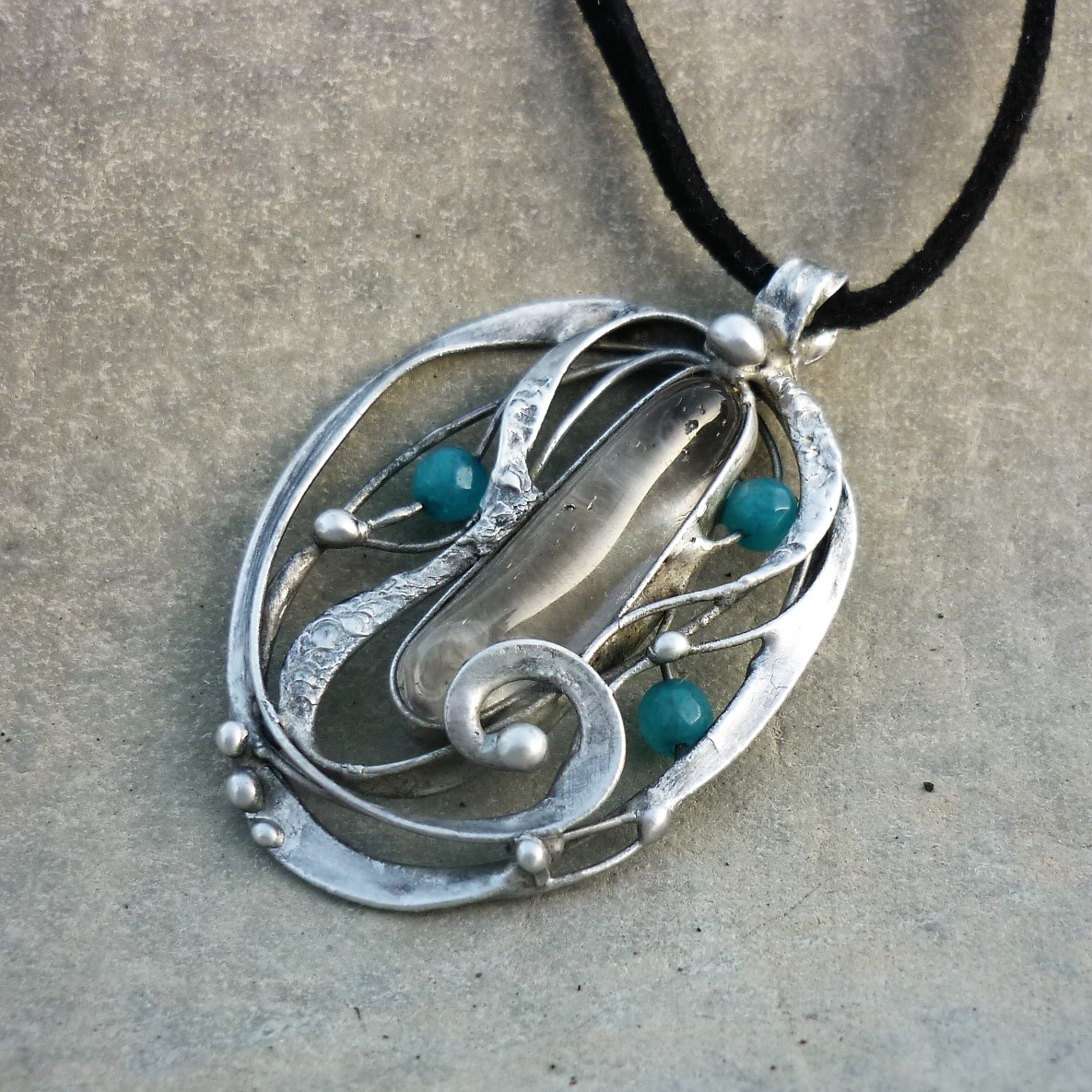 amulet souznění ( křišťál + jadeit )