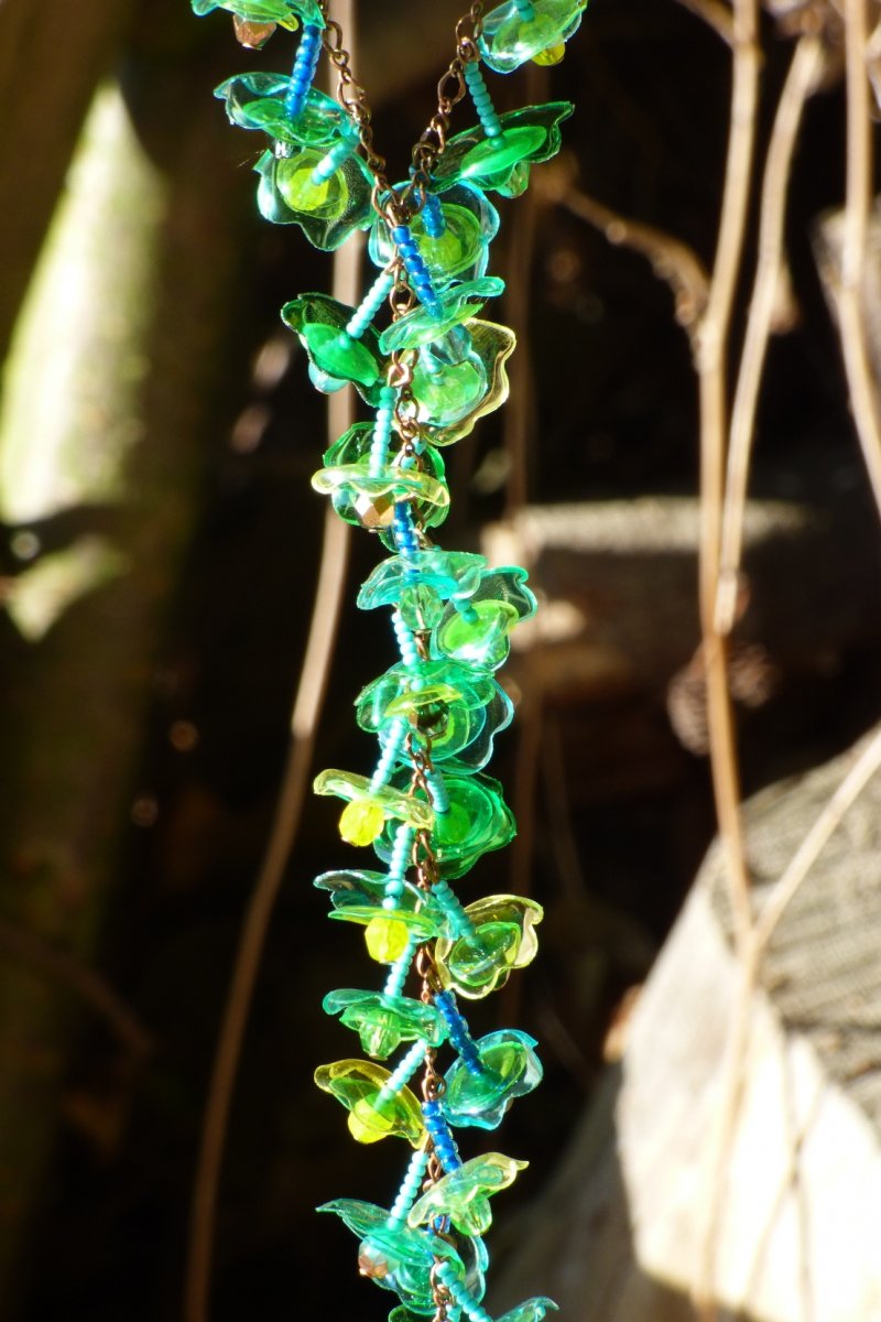 Náhrdelník z petky Svěží. Typ náhrdelníku - kravatový