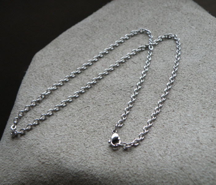 Pevný nerezový řetízek