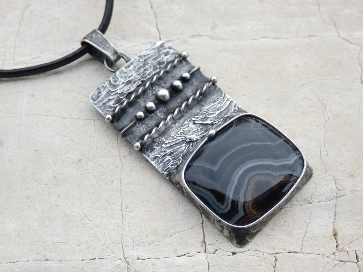 Pohlcovač negativní energie - cín. náhrdelník,onyx
