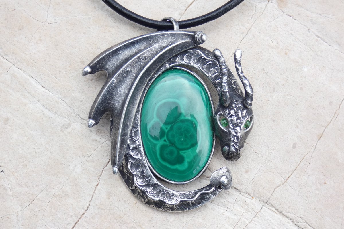 Malachitový drak - cínovaný přívěsek