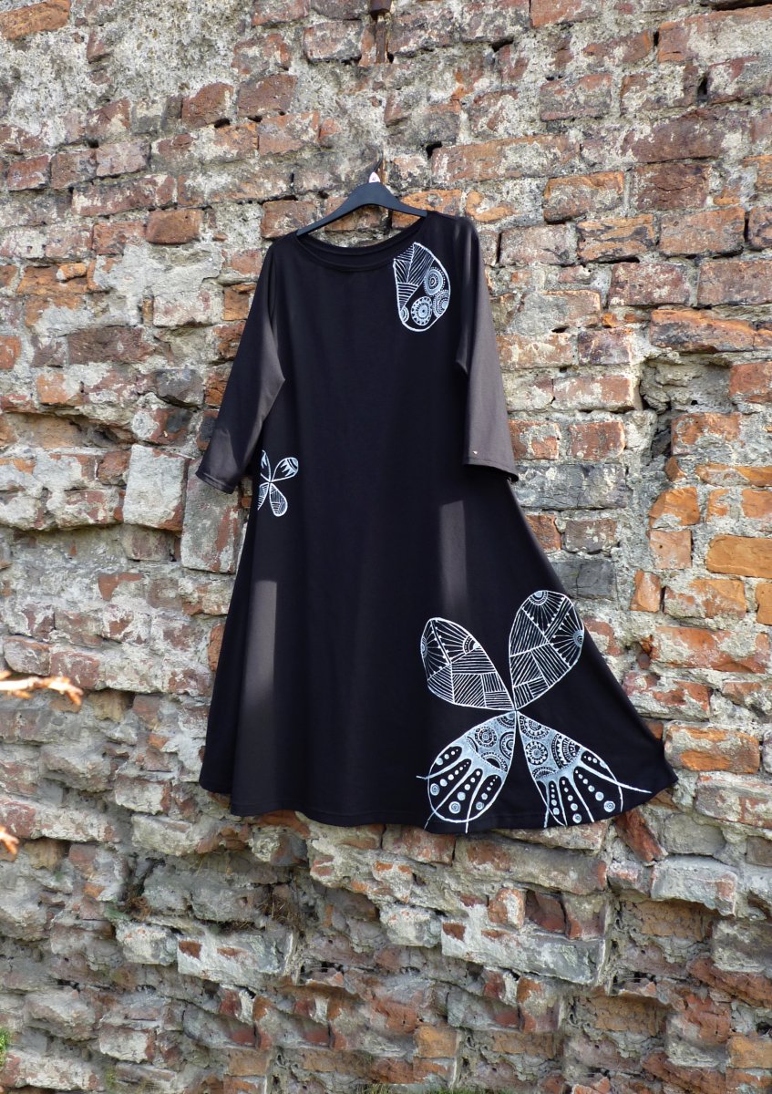 Šaty ...noční motýl