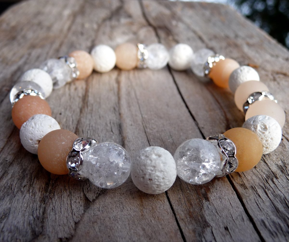 Náramek z minerál. korálků (esence štěstí)