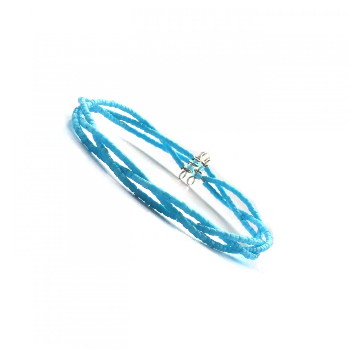 Světle modrý úzký propletený náramek