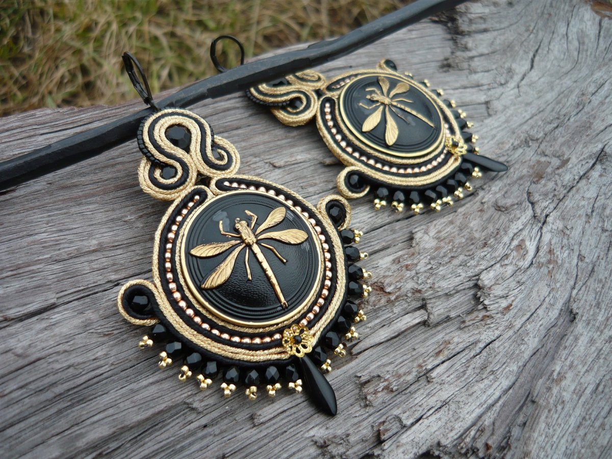 Soutache náušnice Egyptská Vážka na křídlech noci