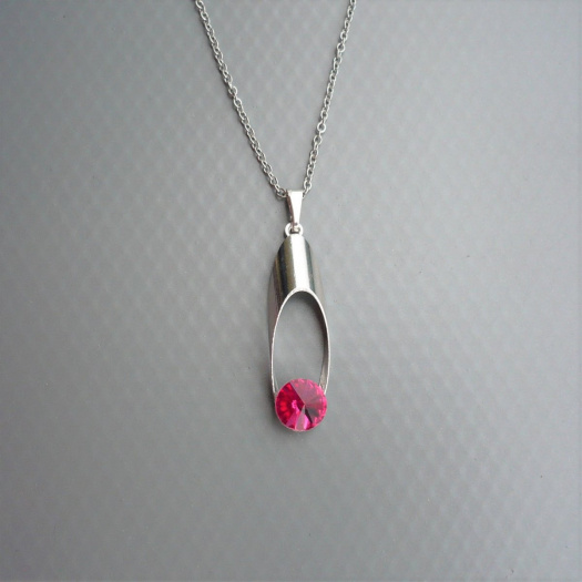 Fuchsia Swarovski - ovál přívěsek na nerez řetízku
