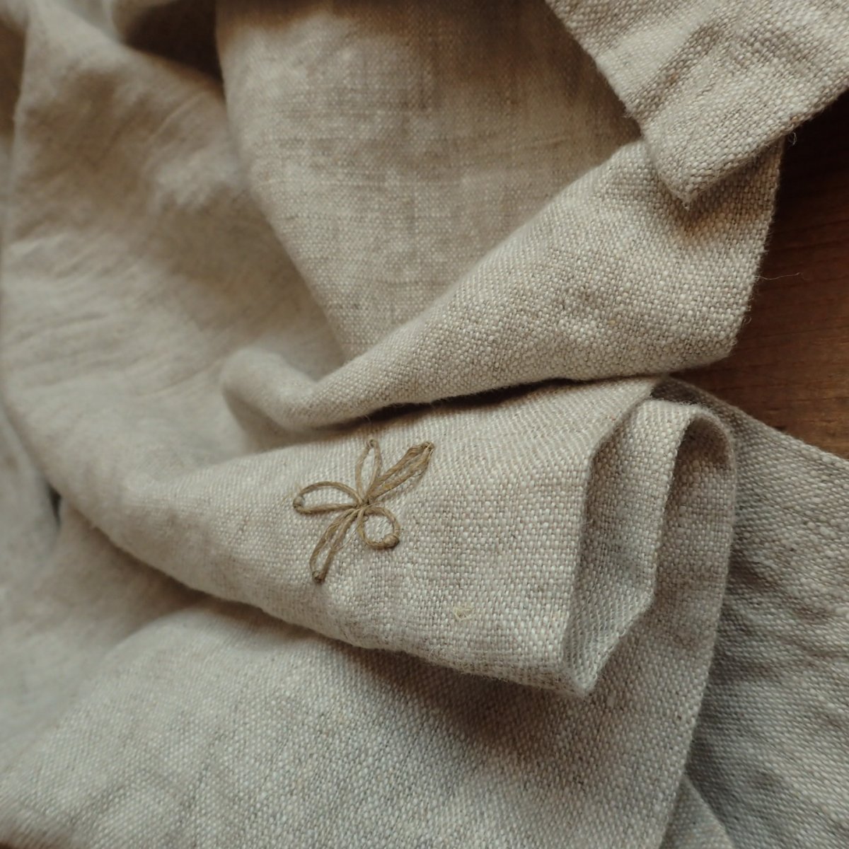 Lněný ručník přírodní tmavší