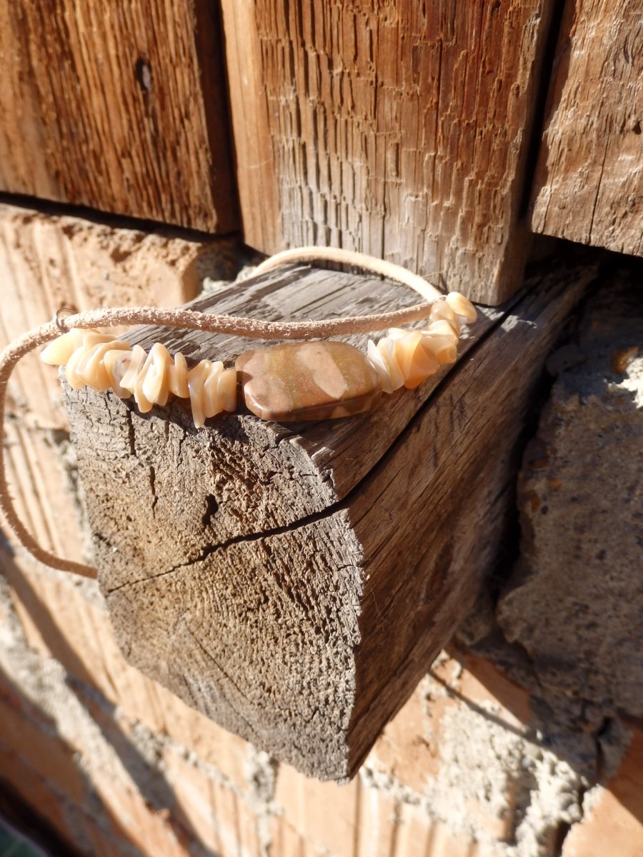 Hypoalergenní náhrdelník s jaspisem a mušlovinou