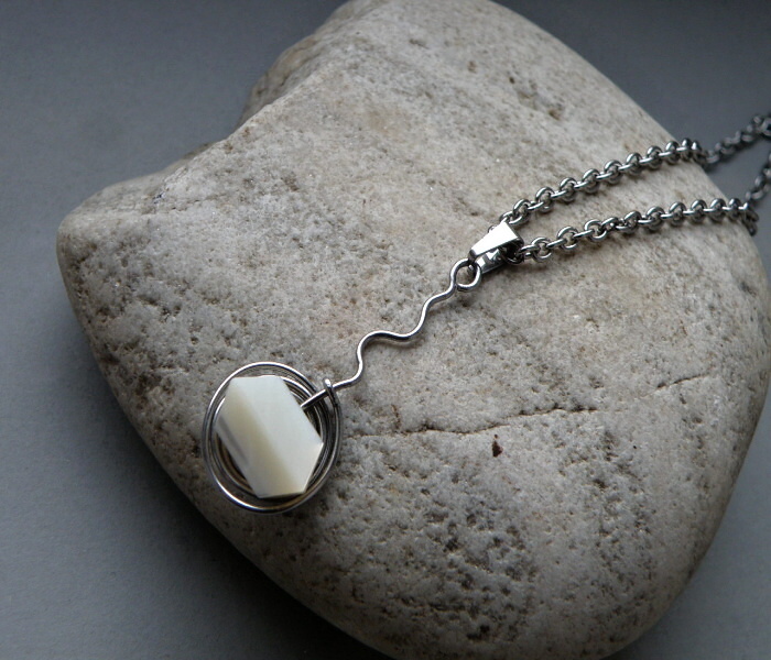 Přívěšek - perleť v nerezu