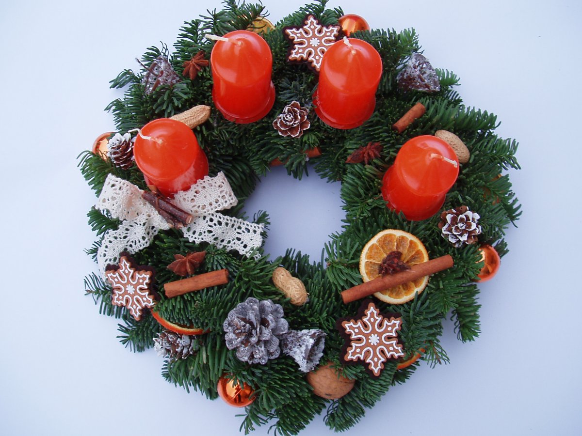 Adventní věnec oranžový