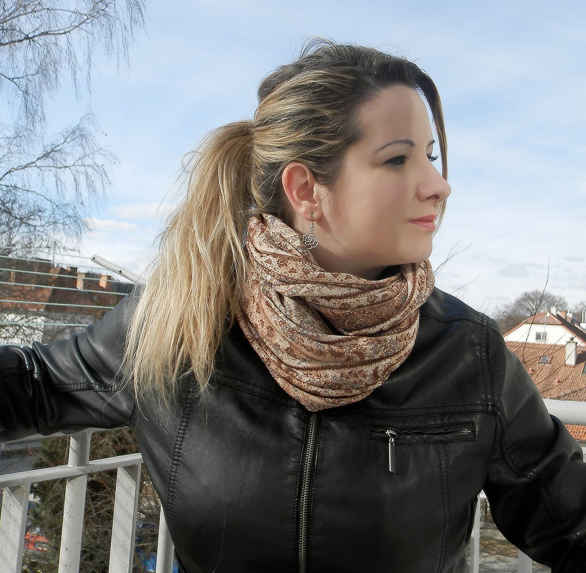 nákrčník,tunel hnědobéžový