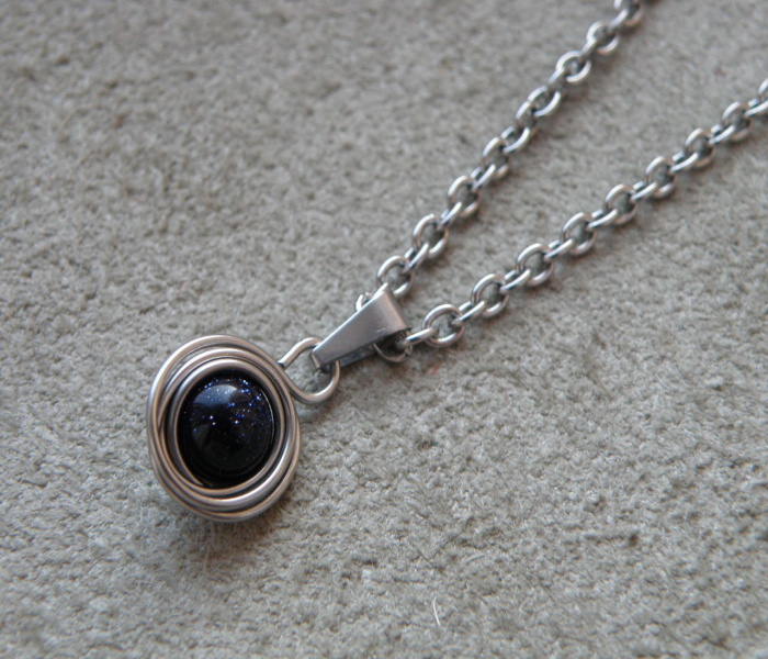 Přívěšek  - modrý avanturin v nerezu