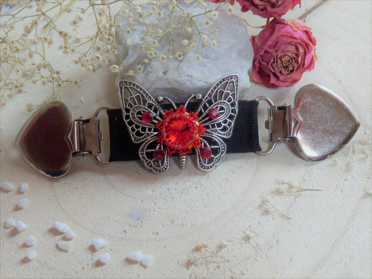 Spona na svetr cardigan