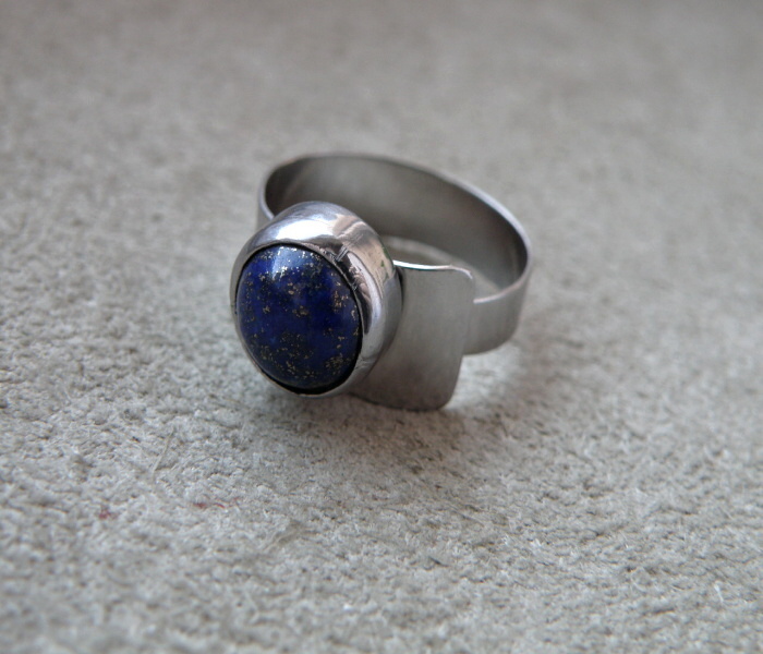 Prsten- Nerez + lapis lazuli