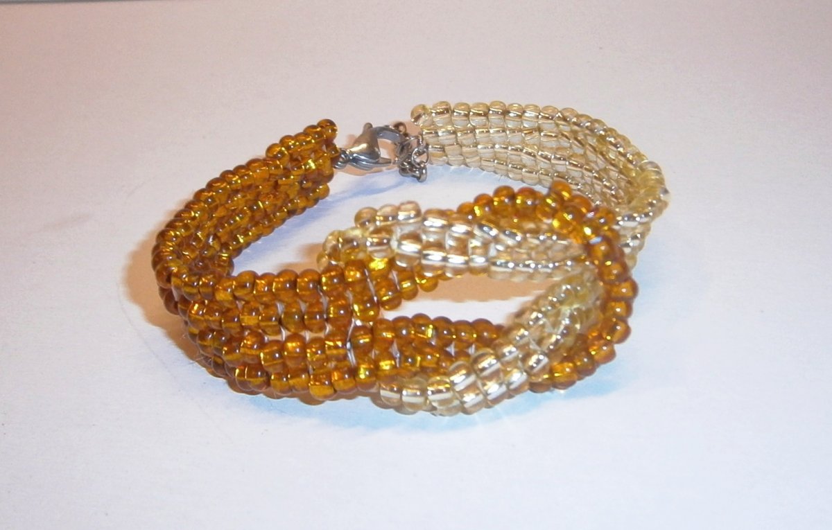 Šitý náramek - Zauzlený